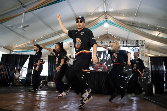 images (2) house dance style